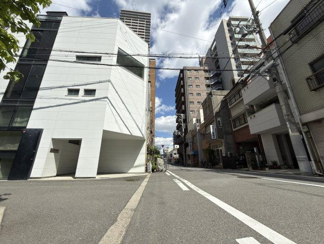 角地につき陽当り良好です♪