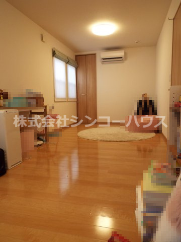 12帖の1階の洋室です。