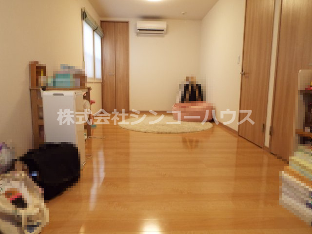 北東・北西側に窓があります。