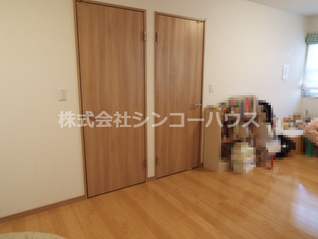 12帖洋室への入口は二つあります。