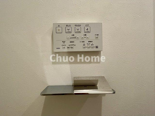 【ウォシュレット】清潔に使いたいお手洗いには最適な設備です。もちろんウォームレットも標準装備です。