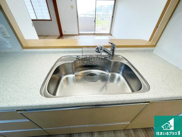 広々としたシンクで食器洗いも楽々！
