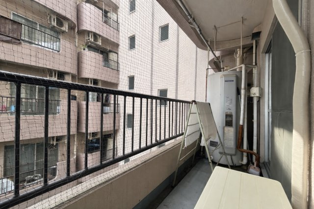 ■東向きのバルコニーです！　■陽も入り気持ちがいいですね♪