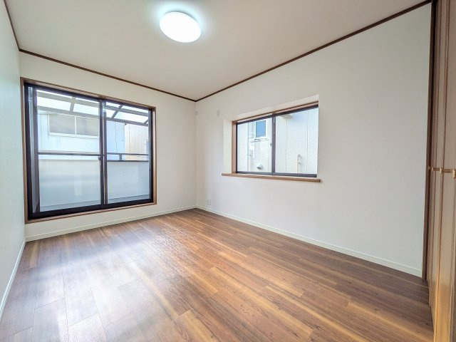 ～2階バルコニーに面してる6.0帖の洋室です～