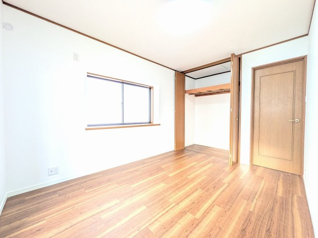 ～収納力の高いクローゼット完備～
