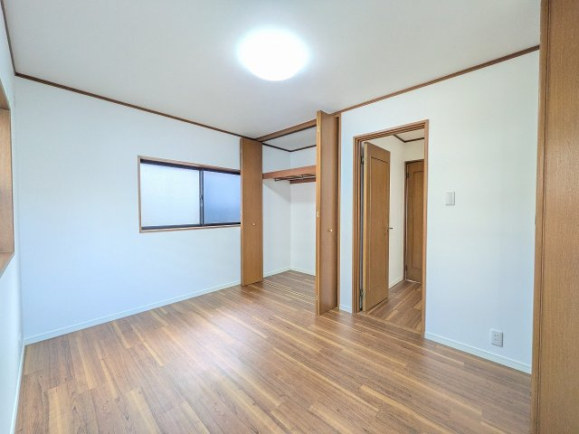 ～収納力の高いクローゼット完備～
