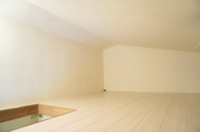 屋根裏収納あり