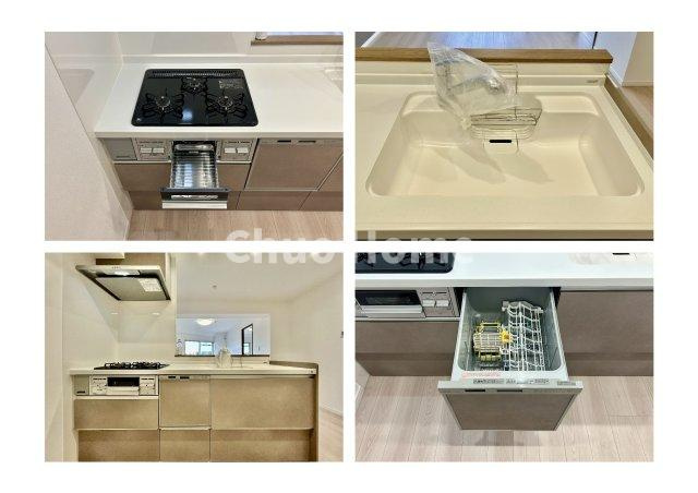 【システムキッチン】ワイドで収納豊富な使い勝手の良いカウンターキッチンには、食洗器や伸縮タイプのキッチン水栓、三ツ口コンロ・魚焼きグリルなどの便利な設備が標準完備されています。