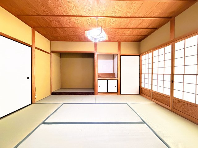 ◆畳の上でゆっくりとくつろげる和室です◆