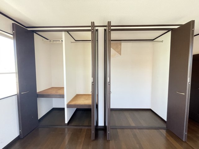 3階約12.5帖洋室の収納です。