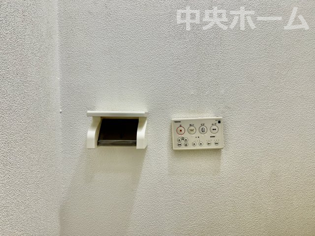【ウォシュレット】清潔に使いたいお手洗いには最適な設備です。もちろんウォームレットも標準装備です。