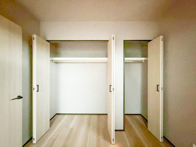 各部屋にクローゼット完備。ゆとりの収納で片付けも掃除もテキパキ完了。もちろん、子ども部屋にもクローゼットがあるので、早くから「自分で片付け」の習慣が身につけられます。