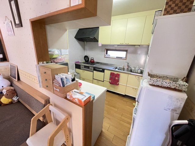 食事前後の配膳、片づけもカウンター越しのやりとりが便利。