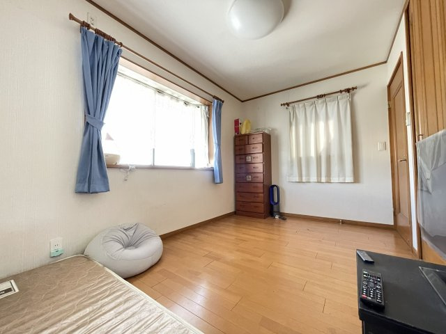 1日の疲れを癒し、心地よく寛げるようゆったりとした広さを確保しています。