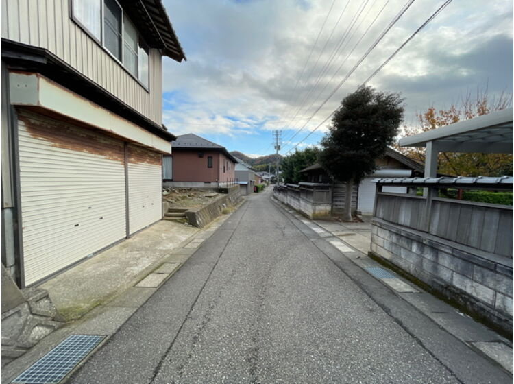 前面道路西側