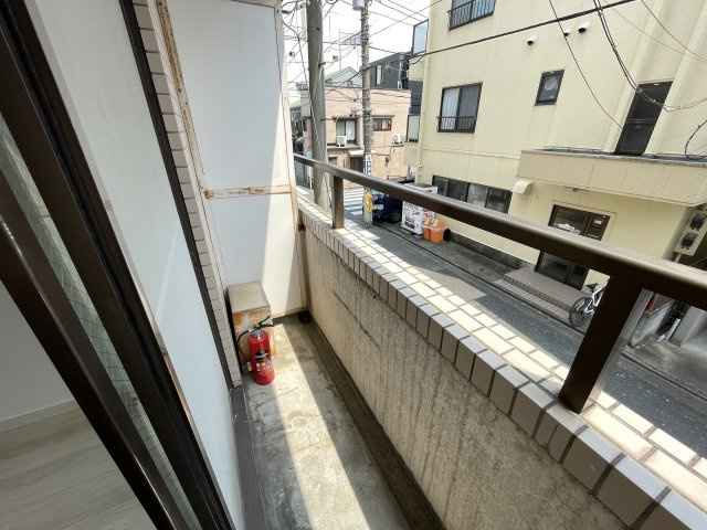 南向きで陽当たり良好のバルコニーです。　