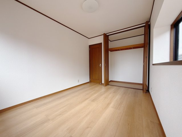 ■2階洋室｜2階各居室には収納をご用意しています♪常にお部屋を綺麗に保てます！小さなお子様も自然とお片付けができるようになるのでうれしいですよね！