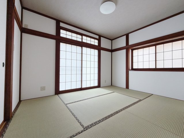 ■1階和室｜和室でしか味わえない畳ならではの香りや素材で和のやすらぎを感じてください♪休日はお子様とお昼寝するのにも最適です！