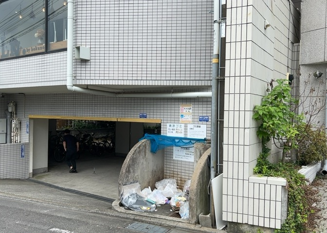 物件によっては、入居者が個人的に使用できる専用庭がついているものもあります。また、住宅の中にある土間の部分を庭と呼ぶこともあります。庭の用途は住む人によって変わり、それによってデザインもさまざまです。