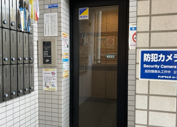 マンションのエントランスには、もともと風よけや防犯の役割がありますが、マンションによって宅配ボックスなどの設備が備わっている所もあります。日々の生活をイメージしながら生活しやすさをチェックしましょう。