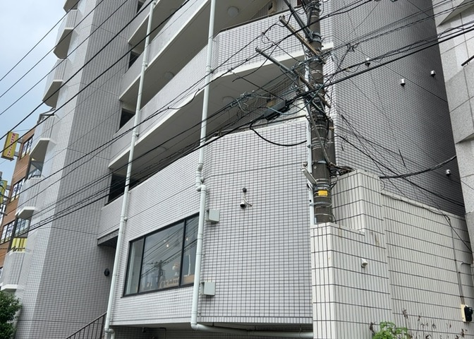 眺望の良さを楽しめるダイニングキッチンで家族団らんの時間を過ごしてはいかがでしょうか。バルコニーから見える景色を家族で眺める時間は、時間が経つのを忘れてしまいそうですね。是非、現地を見に行きましょう！