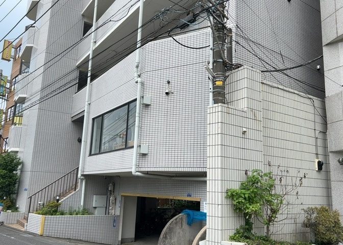 景色重視でお家選ぶをするとスーパーが遠い！学校が遠い！など生活をするうえで利便性で困ることもあります。まず一度現地を見学する際に、周辺の施設などがあるかを確認し、暮らし始めた後のことを想像しましょう。
