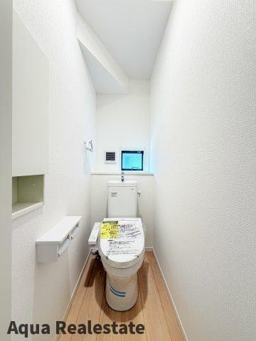 シンプルで使いやすいトイレです　　※同仕様の施工事例です