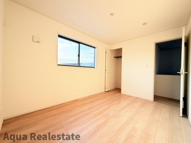 落ち着いて過ごせるお部屋なので、寝室にいかがでしょうか　※同仕様の施工事例です