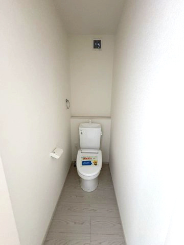 施工例。2階にもトイレです。施工例は完成時と異なる場合があります。