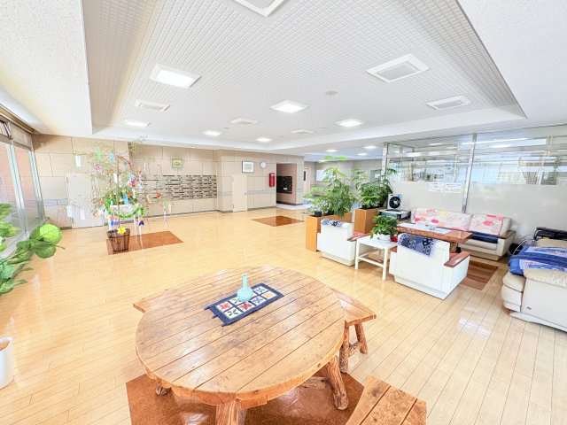 共用部分（ラウンジ）の写真です。