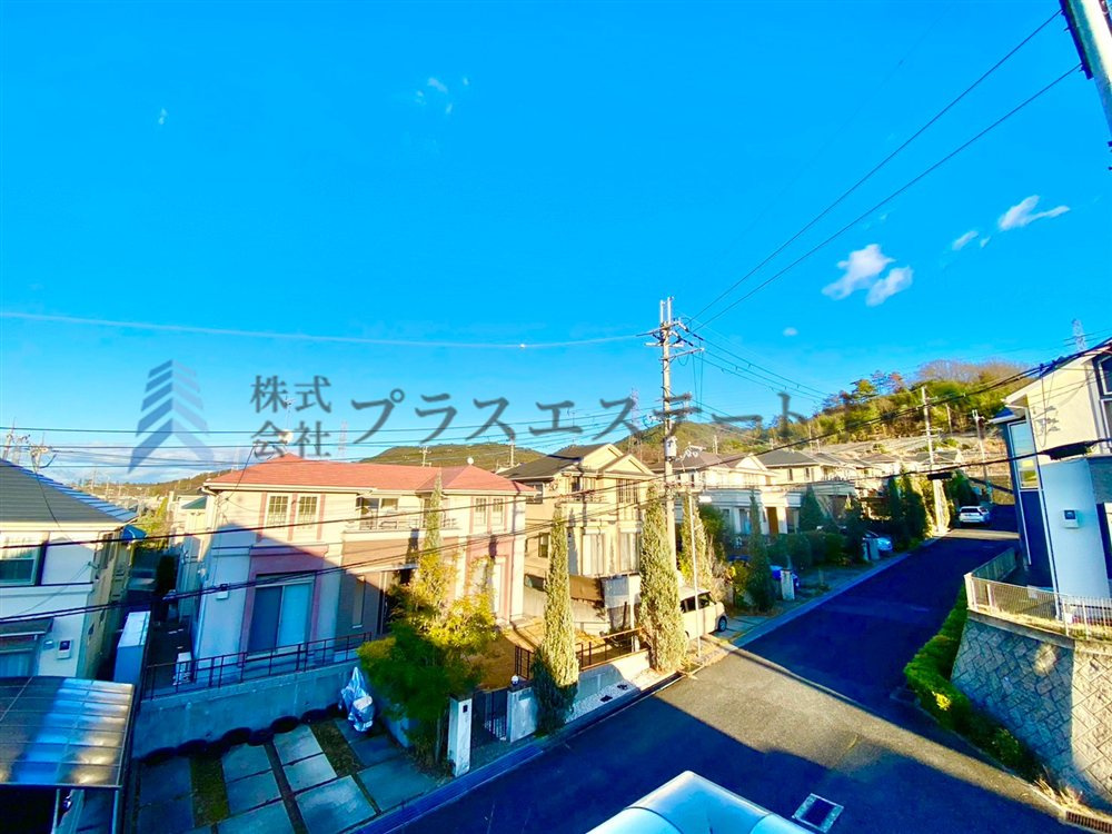 第一種低層住居専用地域♪周辺は2階建てのお家ばかりです♪