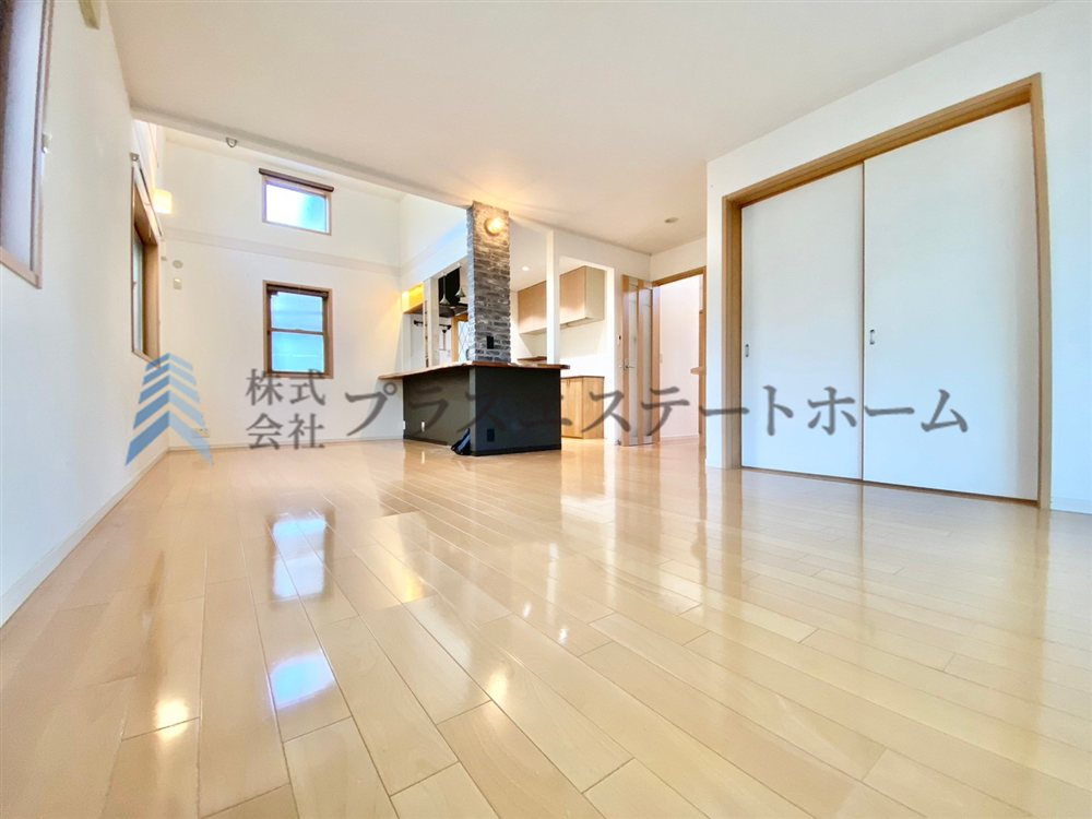 リビング～ダイニングと緩やかにつながるオープンキッチン♪家族や友人との時間を楽しむのにぴったりです♪