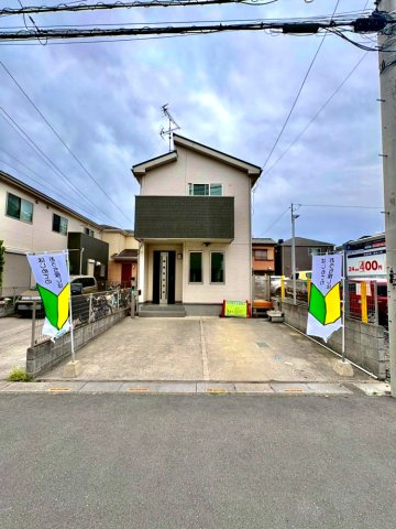 ■新規内装リフォーム　■カースペース並列2台可能です！　■2路線2駅ご利用可能です！　■戸塚東小学校まで徒歩4分(約250m)・戸塚中学校まで徒歩13分(約1000m)