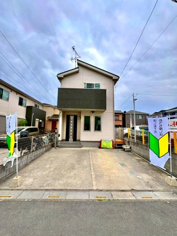 ■新規内装リフォーム　■カースペース並列2台可能です！　■2路線2駅ご利用可能です！　■戸塚東小学校まで徒歩4分(約250m)・戸塚中学校まで徒歩13分(約1000m)