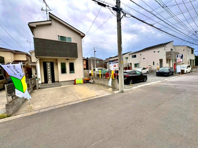 ■新規内装リフォーム　■カースペース並列2台可能です！　■2路線2駅ご利用可能です！　■戸塚東小学校まで徒歩4分(約250m)・戸塚中学校まで徒歩13分(約1000m)