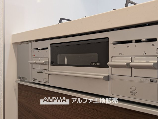 【Gas　range】　◆ガスレンジ◆ホーローレンジは丈夫で汚れにくく、お料理の後もさっと拭くだけで清潔。毎日の家事をラクにし、ご家族の笑顔を支える嬉しい設備です。