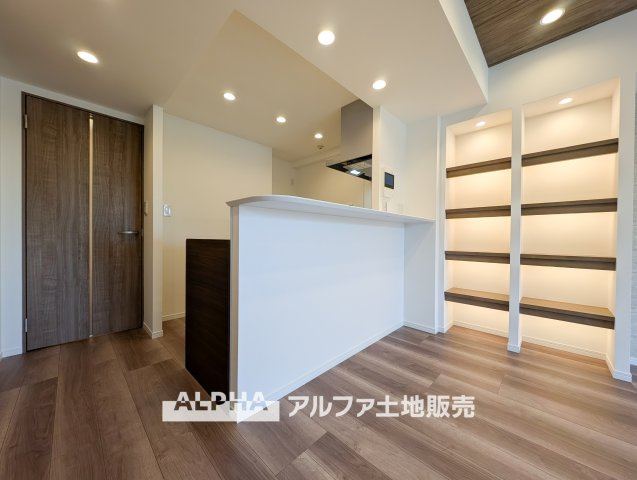 【full　space】　◆気軽に人を招ける◆ゆったりとした住空間に手のぬくもりを感じれるような温かい住まい。そんな環境で暮らしていくうちに僕たちも変わって行く。