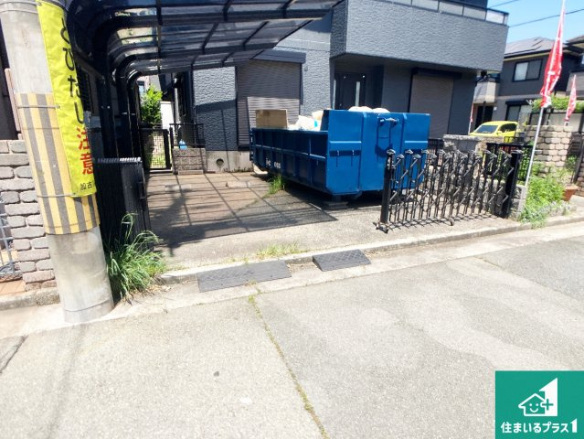 並列2台駐車可能！ゆとりの駐車スペースで車庫入れもスムーズ！