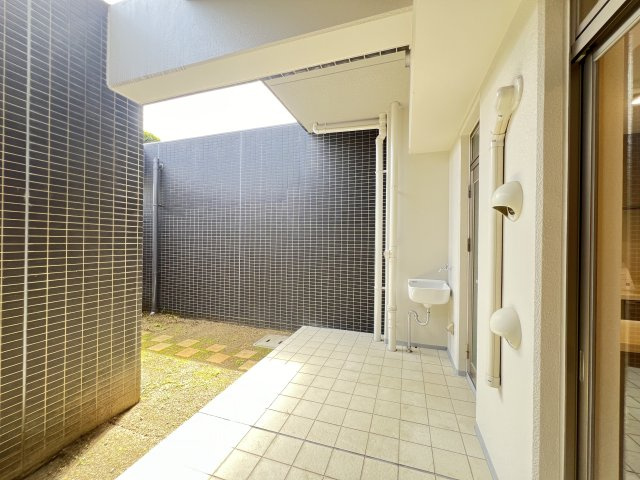 専用庭とテラス付き