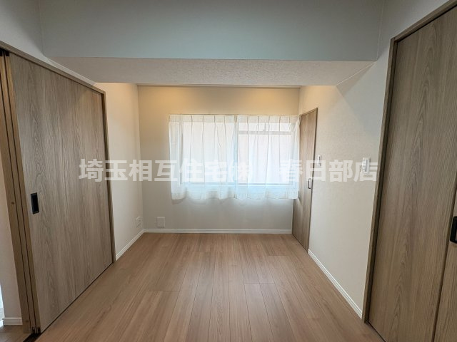 5．5帖　主寝室　プライベートな空間だからこそシンプルに使いやすいデザインに。