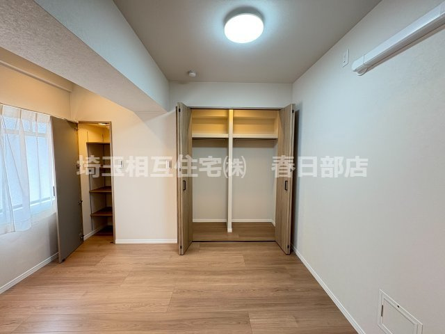 5．5帖　主寝室　全居室に収納があるので物の置き場に困りません。