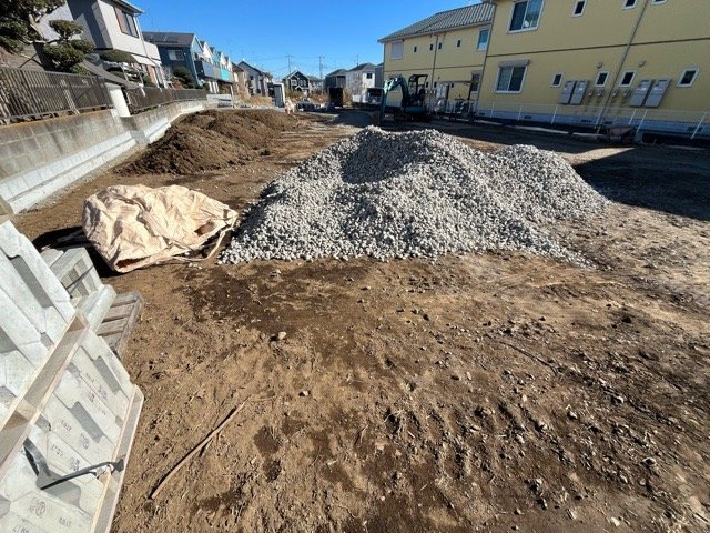 物件の詳細については、現地を見てわかること以外に、役所や法務局などで調べないとわからないことがあります。そのため、現地に行く場合は、もしこの物件を買ったらどのような生活ができるかをイメージしましょう。