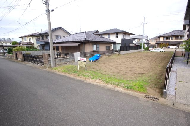 南側道路に面し陽当たり良好