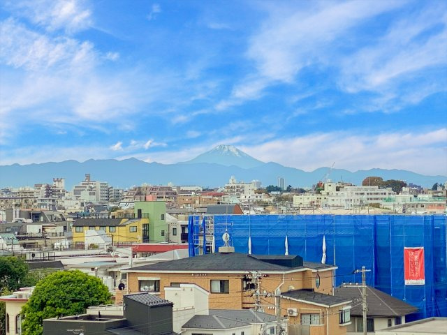 共有廊下からは富士山が望めます(※天候によります)