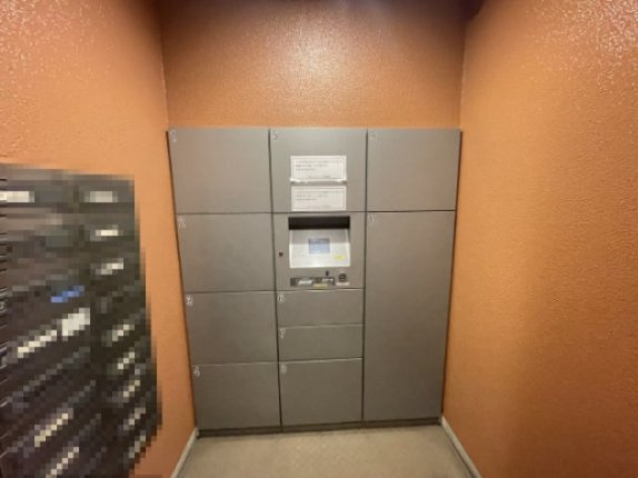 宅配ボックス付きで、忙しい方の荷物受け取りもスマートに。　
