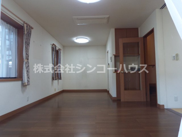 広々としたリビングで家族団欒のひと時を過ごせます。