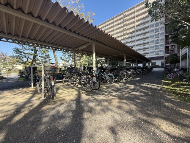 駐輪場は豊富にあります