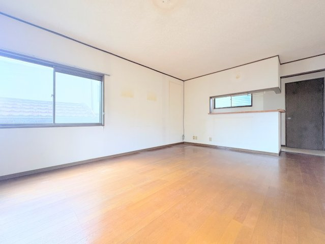 ◆リビングは一日中太陽の光が射し込みます。家族が集まる空間は、自然と笑顔が溢れます！