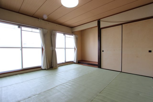 床の間付きの和室！広々使えそうですね！