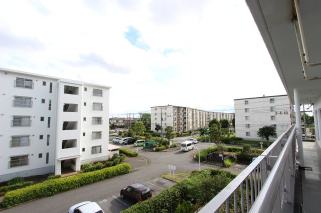 3階角部屋・前面棟とも距離があり開放感あります！